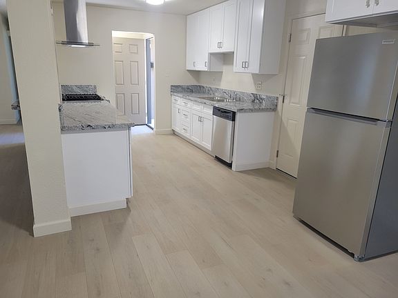 2nd image of 1825 Ellison Dr
