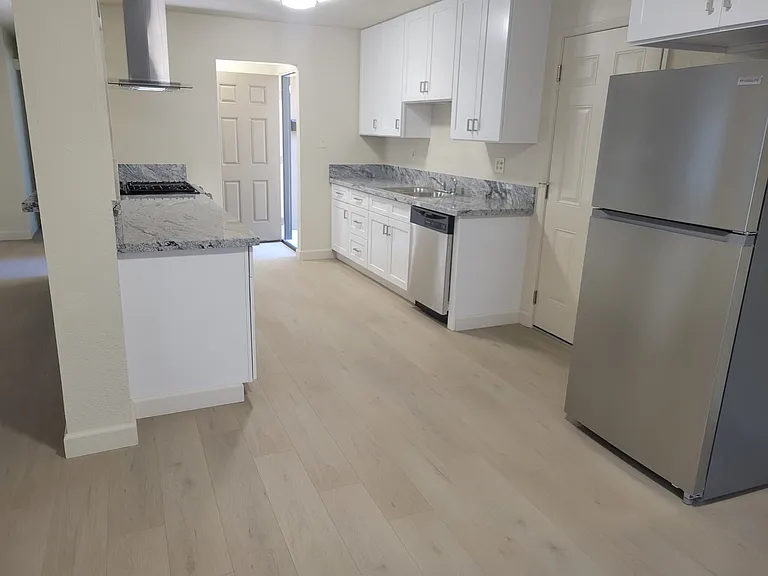 1825 Ellison Dr — Photo 2