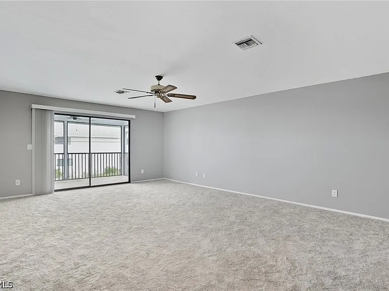 1203 SW 48th Ter #202 — Photo 8