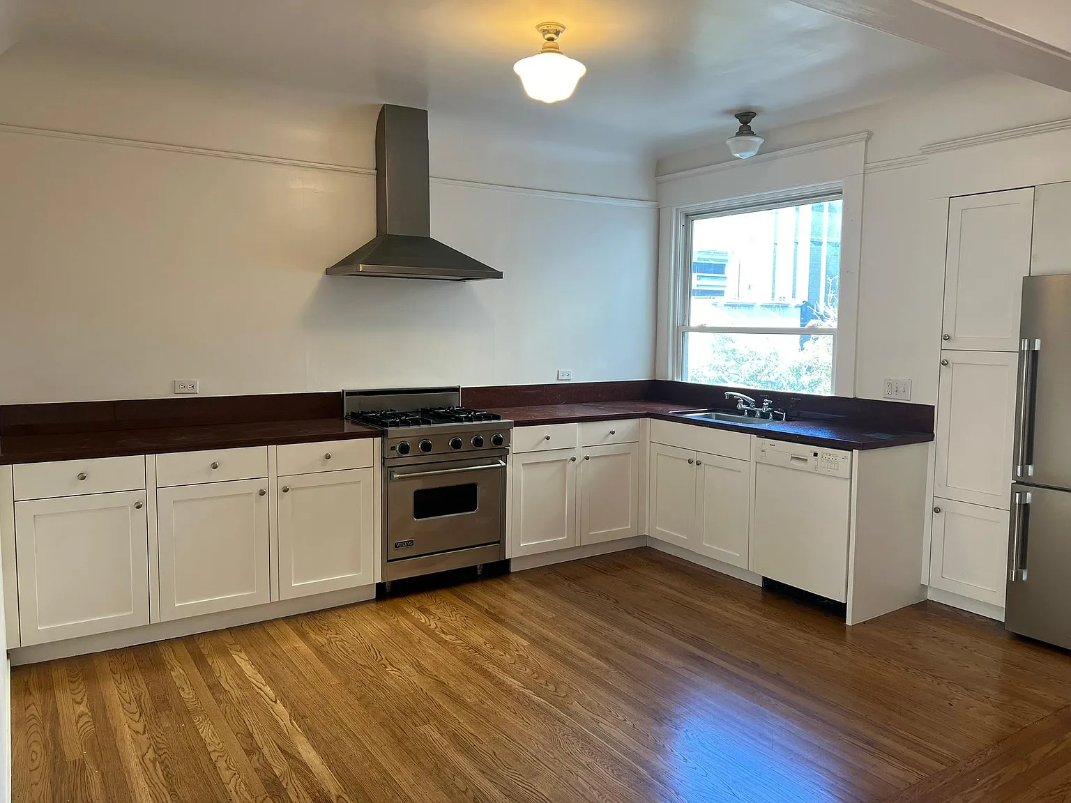 72 Lansing St — Photo 2