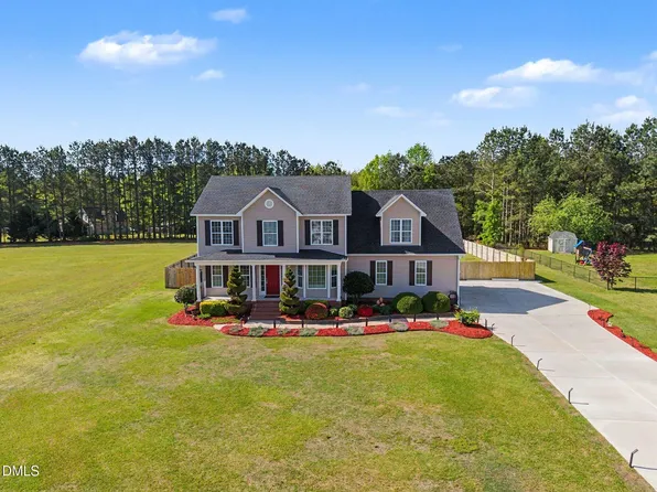 313 Blaze Ridge Dr, Smithfield, NC 27577