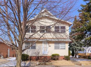 19211 Shawnee Ave #UP-2-2, Cleveland, OH 44119