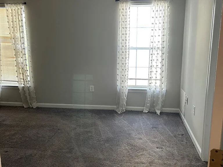 9602 Woodview Dr — Photo 12