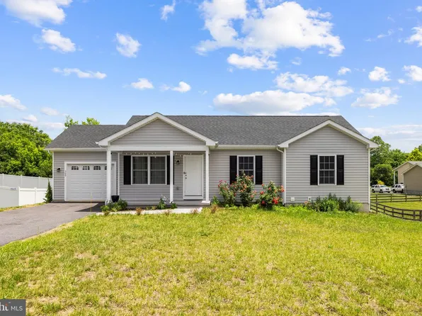 300 Hannah Ln, Bunker Hill, WV 25413