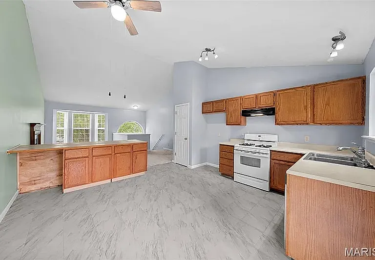 123 Woodlake Ct — Photo 8