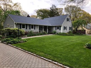 26 Conklin Ln, Huntington, NY 11743