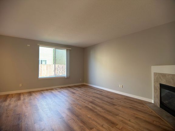 4th image of 3608 NE 42nd St