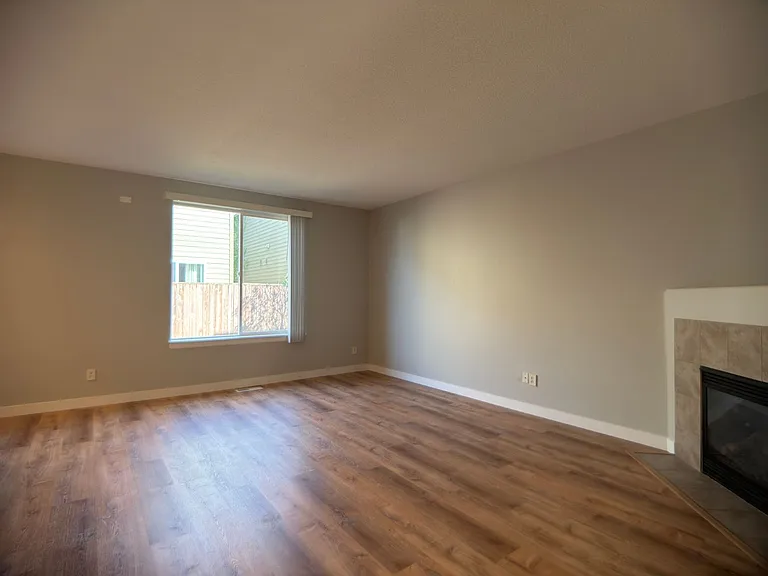 3608 NE 42nd St — Photo 4