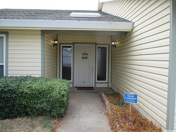 4th image of 9748 Red Cedar Cir