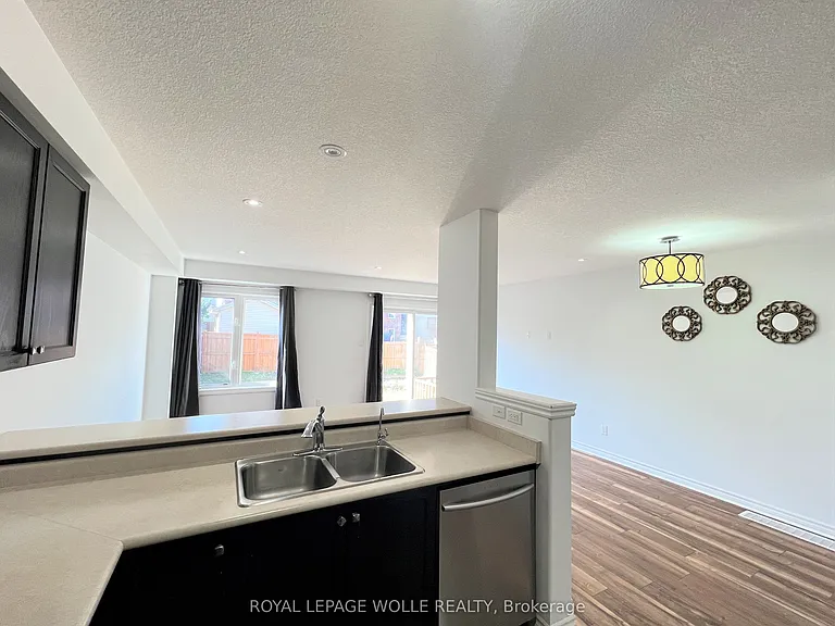 46 Renfrew St — Photo 34