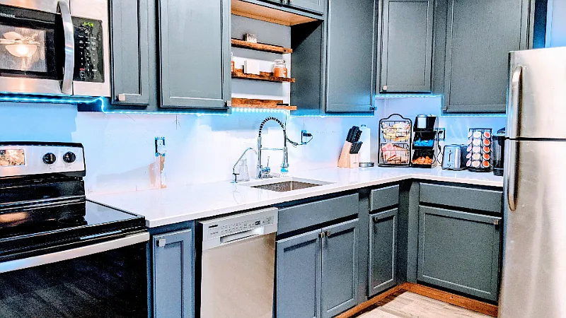 Studio, 450 sqft, $1,450 — Photo 3