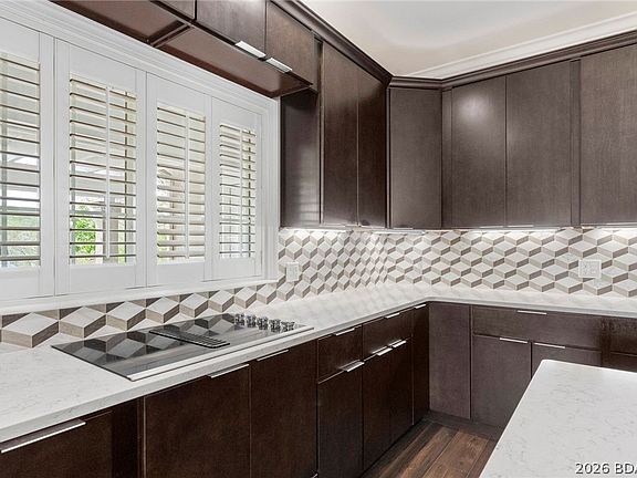 5th image of 470 Regency Cove Dr