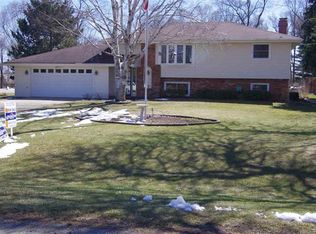 1019 Greglynn St, Machesney Park, IL 61115