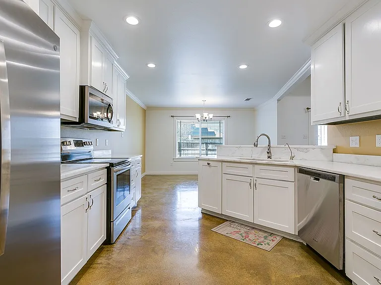5918 Southampton Pl — Photo 13