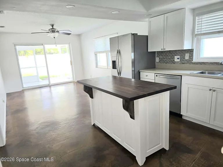 598 Verbenia Ct — Photo 11