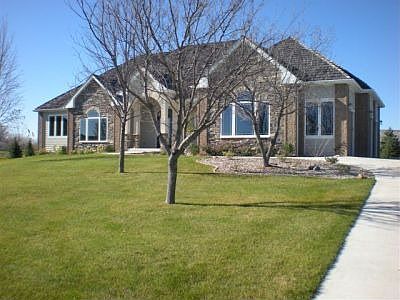 2nd image of 691 Cherry Hills Ln