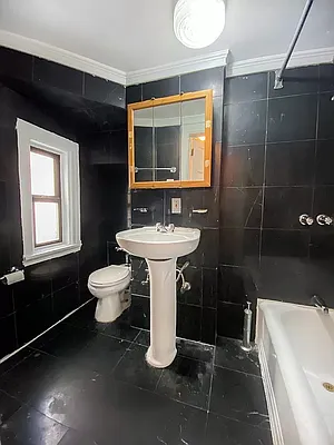 Rented by City Connections Realty | media 6