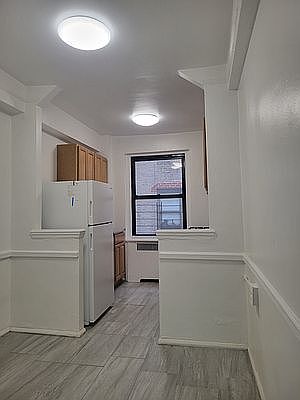 5th image of 831 Gerard Ave APT 6B