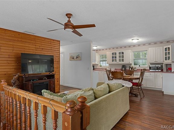 5th image of 5635 S Park Hill Way