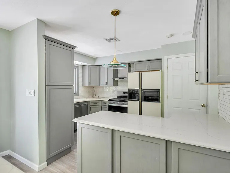 336 Dix Hills Rd #1 — Photo 7
