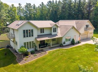 N2780 Wilderness Trl, Marinette, WI 54143