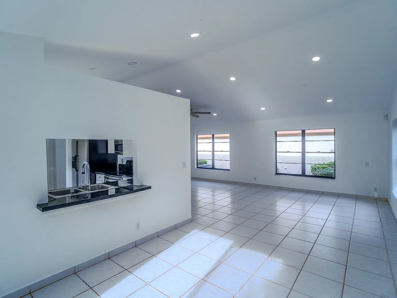 3 bed, 1654 sqft, $4,650 — Photo 3