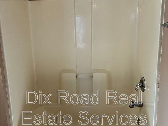 5th image of 829 Maple Ave APT 1
