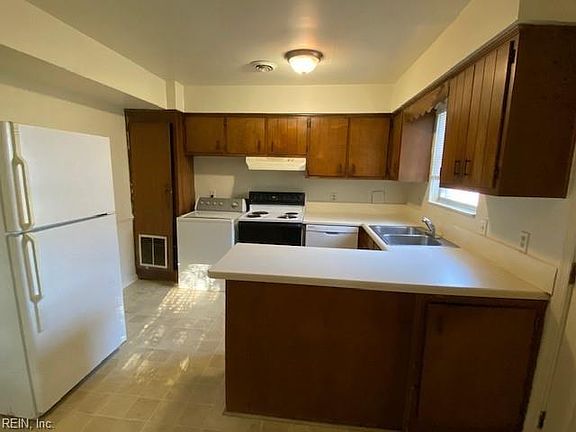 5th image of 3749B S Cape Henry Ave #B