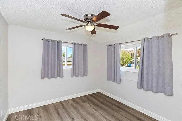 484 Glenhill Dr — Photo 6