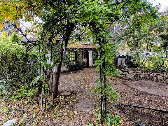 30th image of this home