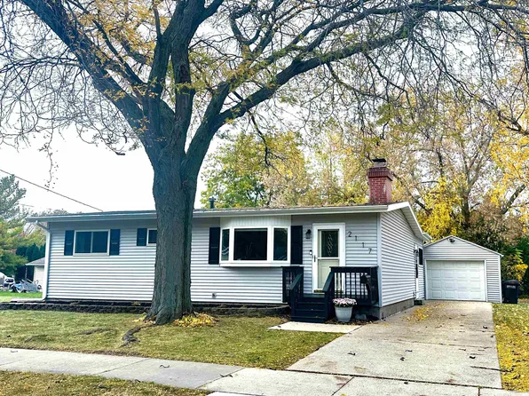 2117 Hamilton St, Oshkosh, WI 54901