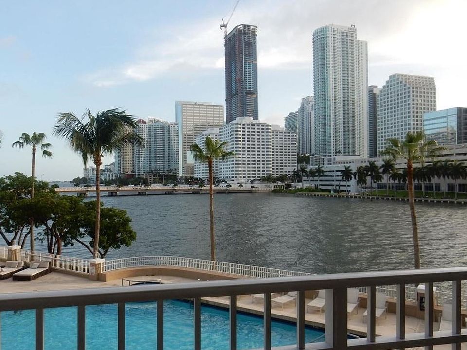 2nd image of 701 Brickell Key Blvd Ph 7