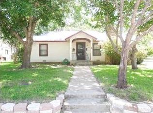 104 N Summer St, Lampasas, TX 76550