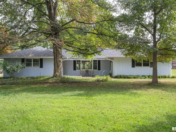 192 Amber Ln, Carbondale, IL 62902