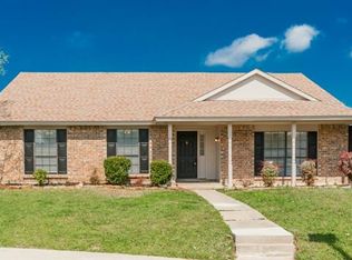 2033 Cologne Dr, Carrollton, TX 75007
