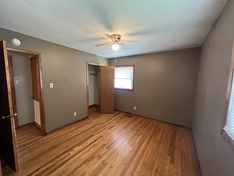 207 N Mulberry St — Photo 8