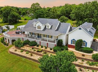 1061 S Eagle Lake Drive, Nixa, MO 65714