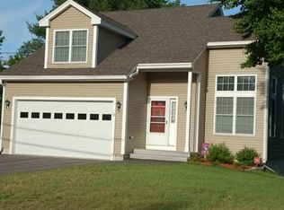 22 Tyngsboro Rd, Dracut, MA 01826