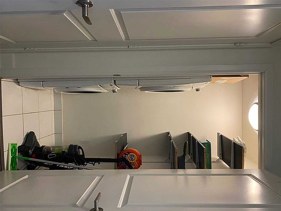 3rd image of 7608 Yonge St Unit 513