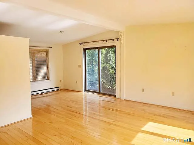 2 bed, 960 sqft, $3,700 — Photo 3