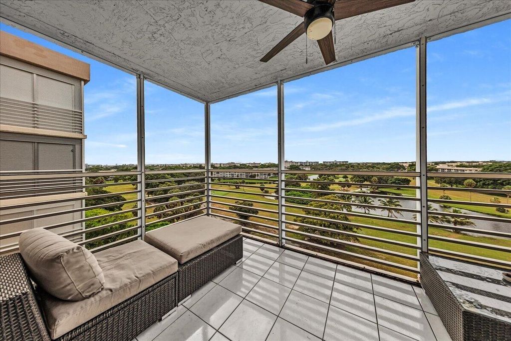 3520 Oaks Way #904, photo 2