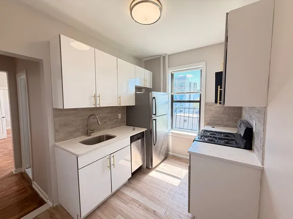 225 Academy St #42E, Jersey City, NJ 07306