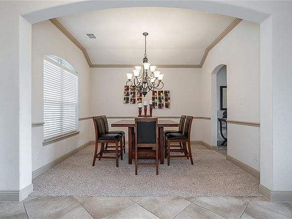4th image of 2113 Fairway Woods Dr
