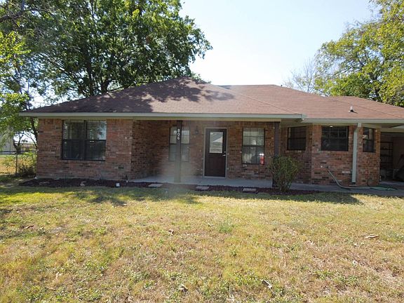 Clean simple front yard