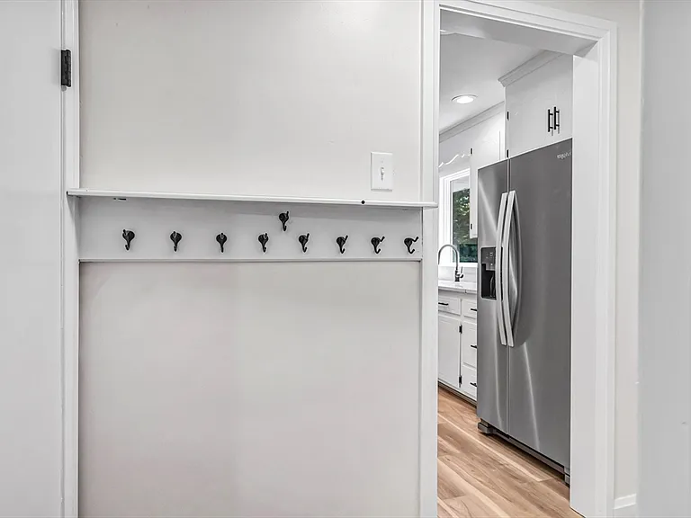 557 Maple Rd #1 — Photo 41