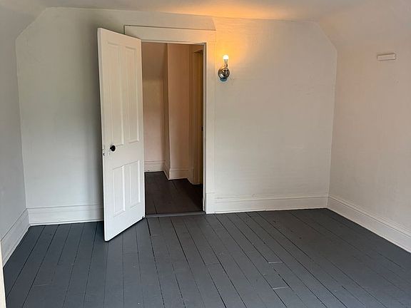3rd image of 23216 Bergen Rd