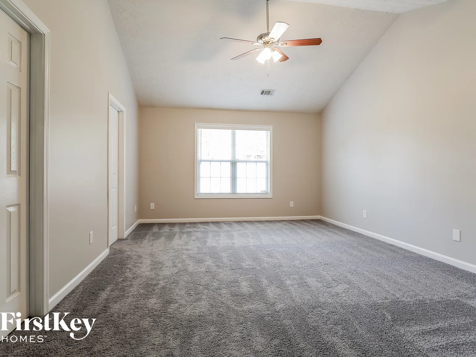 4 bed, 2.0 bath, 2080 sqft, $2,635 — Photo 4