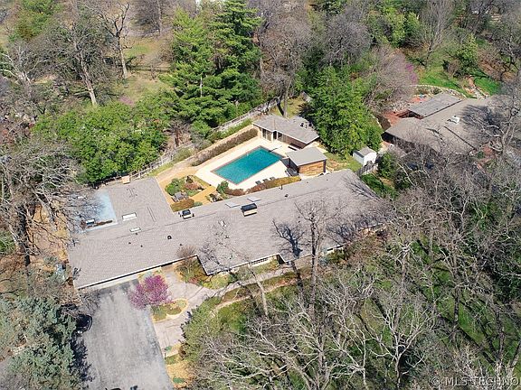 2nd image of 4464 Oak Rd