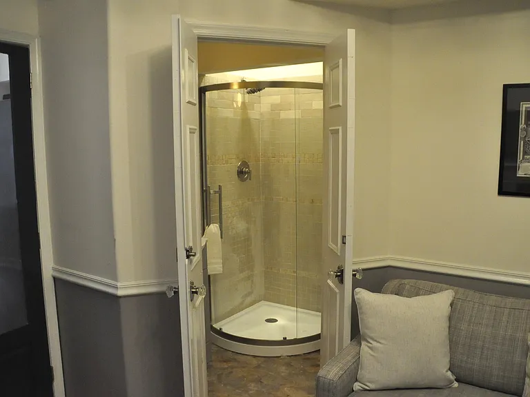 706 N Columbus St — Photo 12
