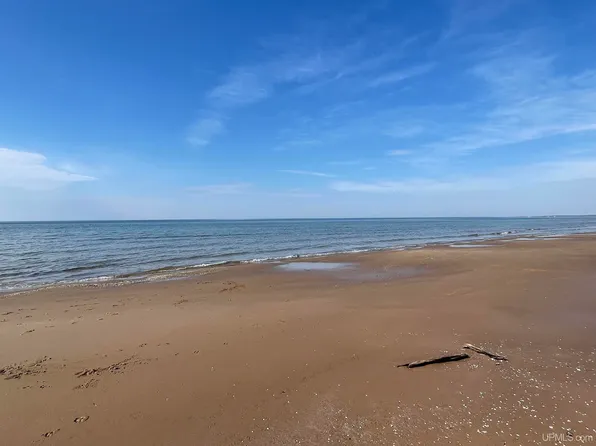 PARCEL Six 403 On Top O Lake Rd, Gulliver, MI 49840